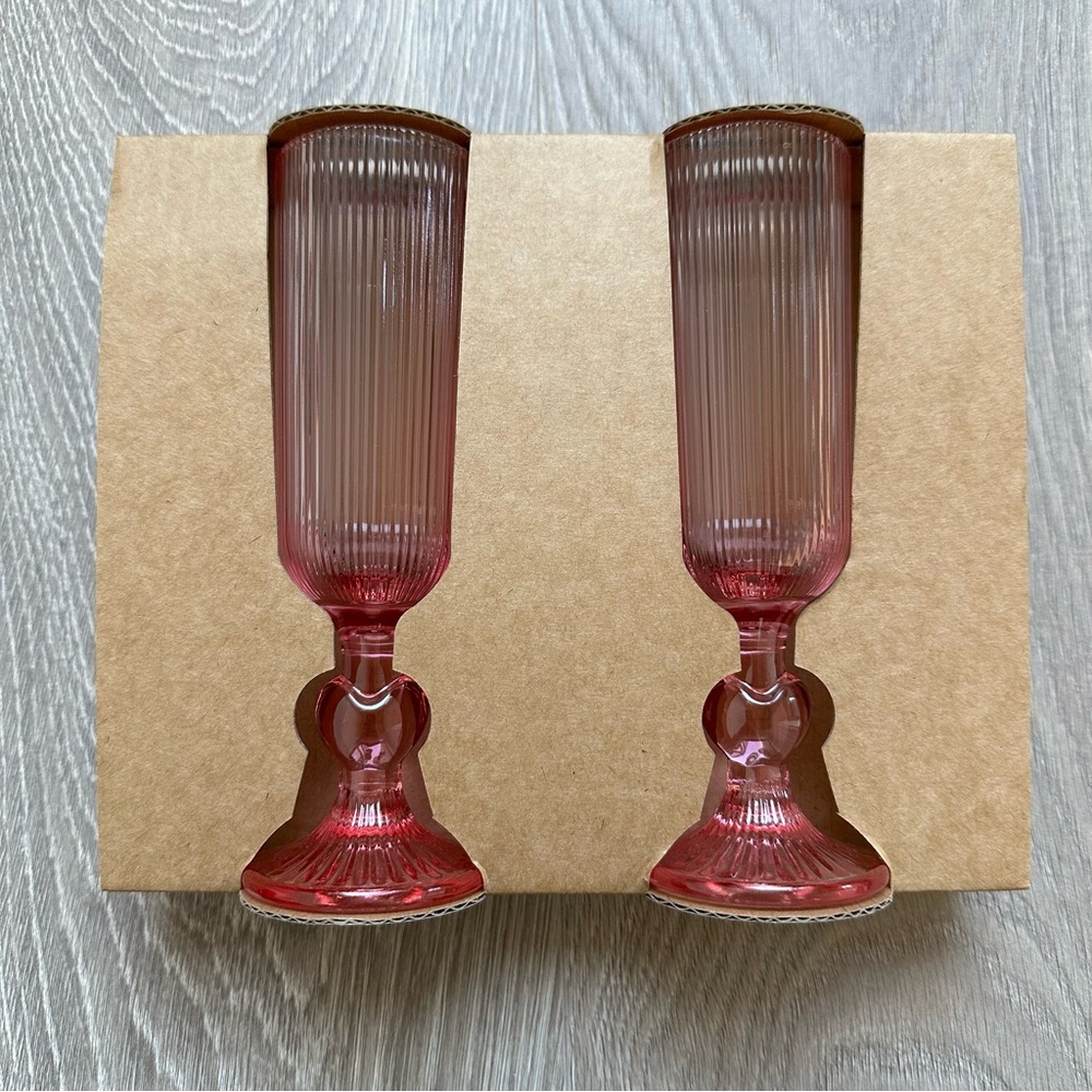 🆕 Set of 2 of Elegant Pink Heart Glass Champagne Flutes